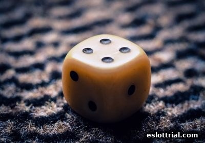 电子游艺试玩视角：六合彩号码变化规律与平台备案深度解析