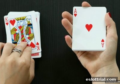 电子游艺试玩：血战麻将与炸金花多桌策略精讲