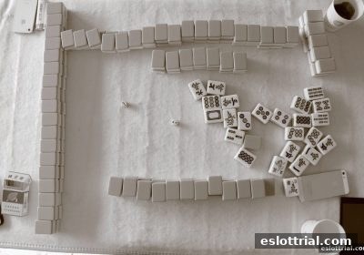 电子游艺试玩视角：百家乐与推牌九的庄闲对决全攻略