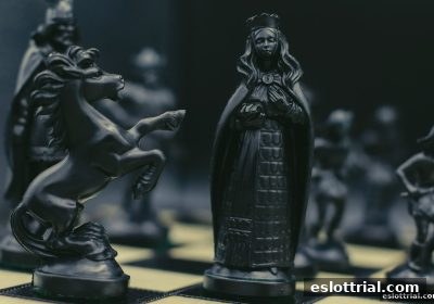 电子游艺试玩 | 棋盘常见形状揭秘：从围棋到棋类的经典图案与战术内涵