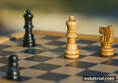 桥牌心理压力破解指南：电子游艺试玩带你探索情绪管理之道