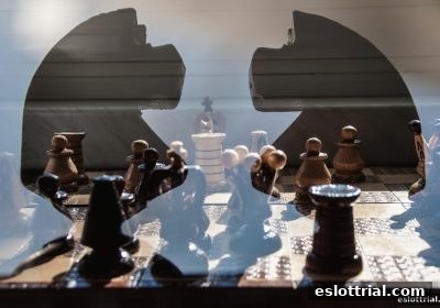 桥牌沟通的艺术：搭档间的默契养成与电子游艺试玩实践