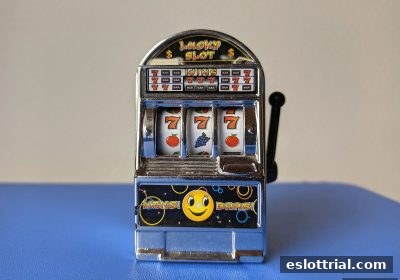 电子游艺试玩深度解析：转轴构造、赔付设计与随机原理
